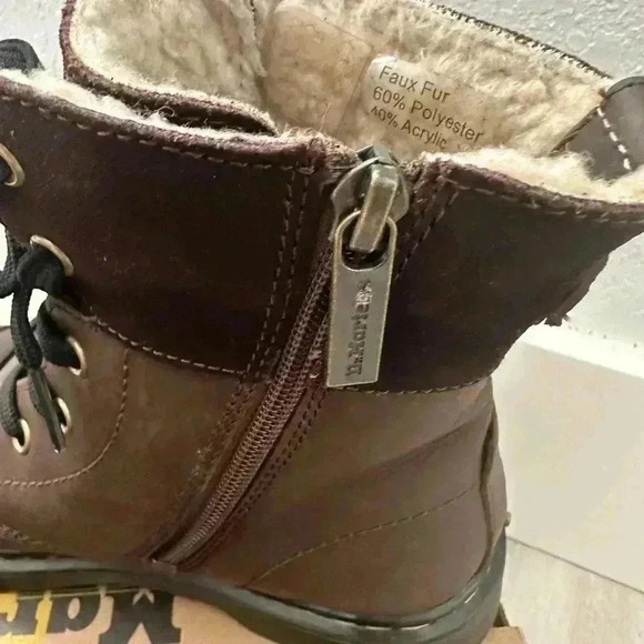 Dr. MARTENS WOMEN'S FUR LINED LACE UP BOOTS Dark Brown SIZE: 5 - Picture 6 of 14
